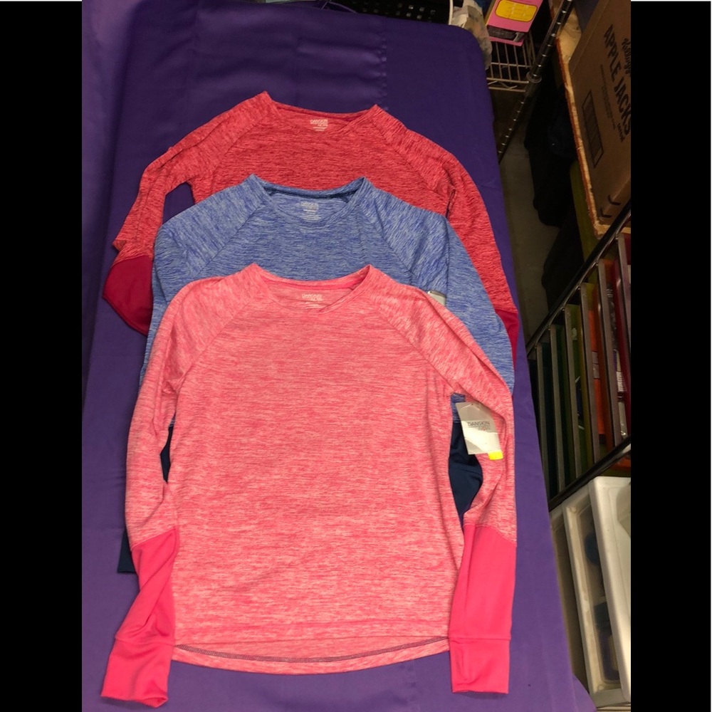 🆕 Girl’s Danskin Loose Long Sleeve tops 10/12 L
